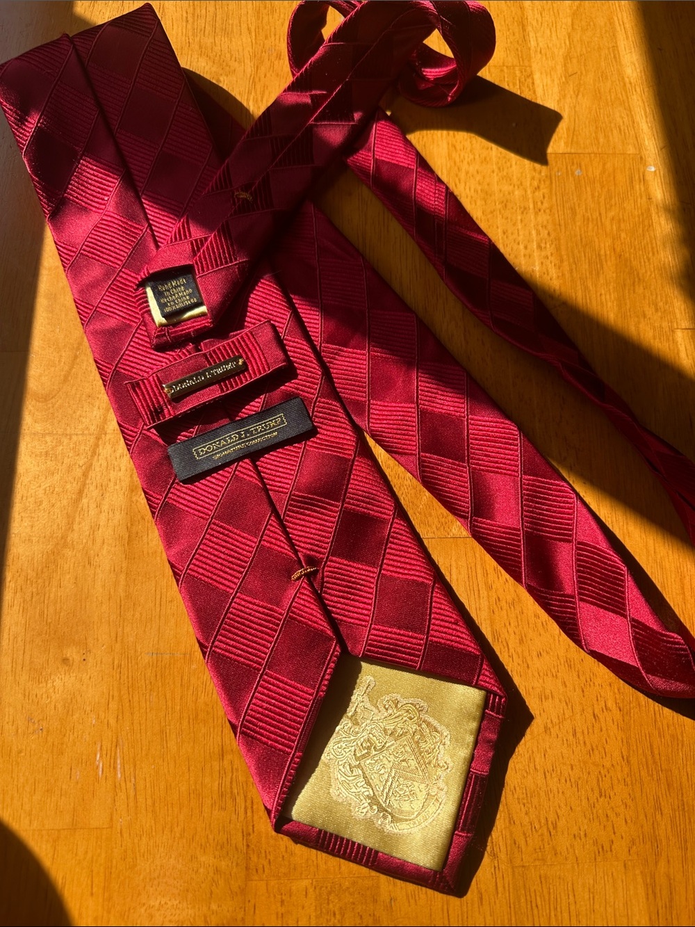 RARE Silk Donald J Trump Signature Collection Necktie Tie Red Checker